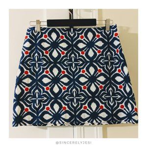 Vineyard Vines ▪ Whale Tail Embroidered Red White and Blue Printed Mini Skirt